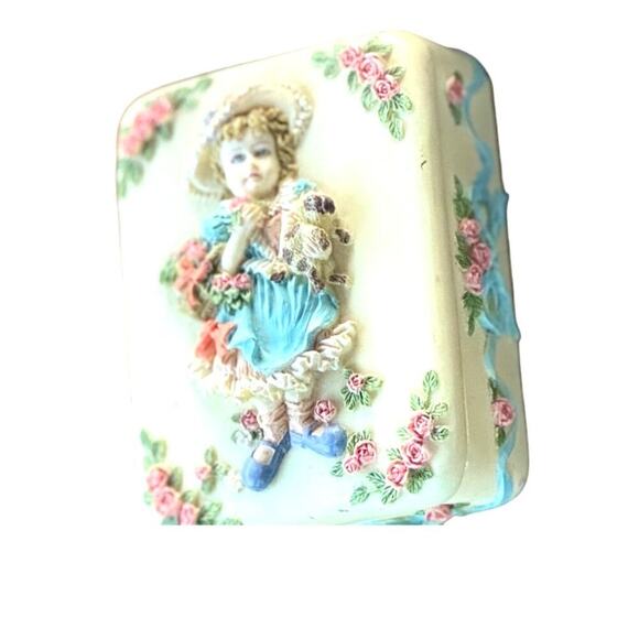 Vintage Embossed Floral Box | Shabby Chic Accents - Picture 2 of 3